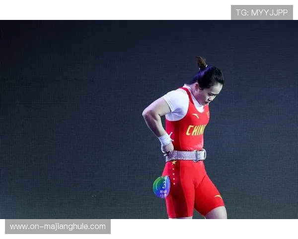 江山亚锦赛印度选手辛格称赞场馆设施：杠铃精度提升动作细节